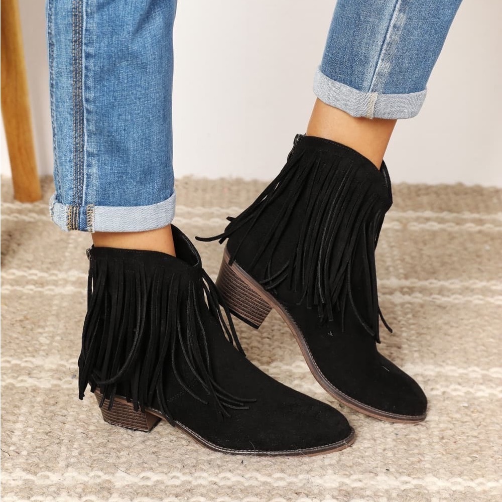 NEW WILD DIVA Women's Suede Fringe Trim Cowboy Western Ankle Boots in Black